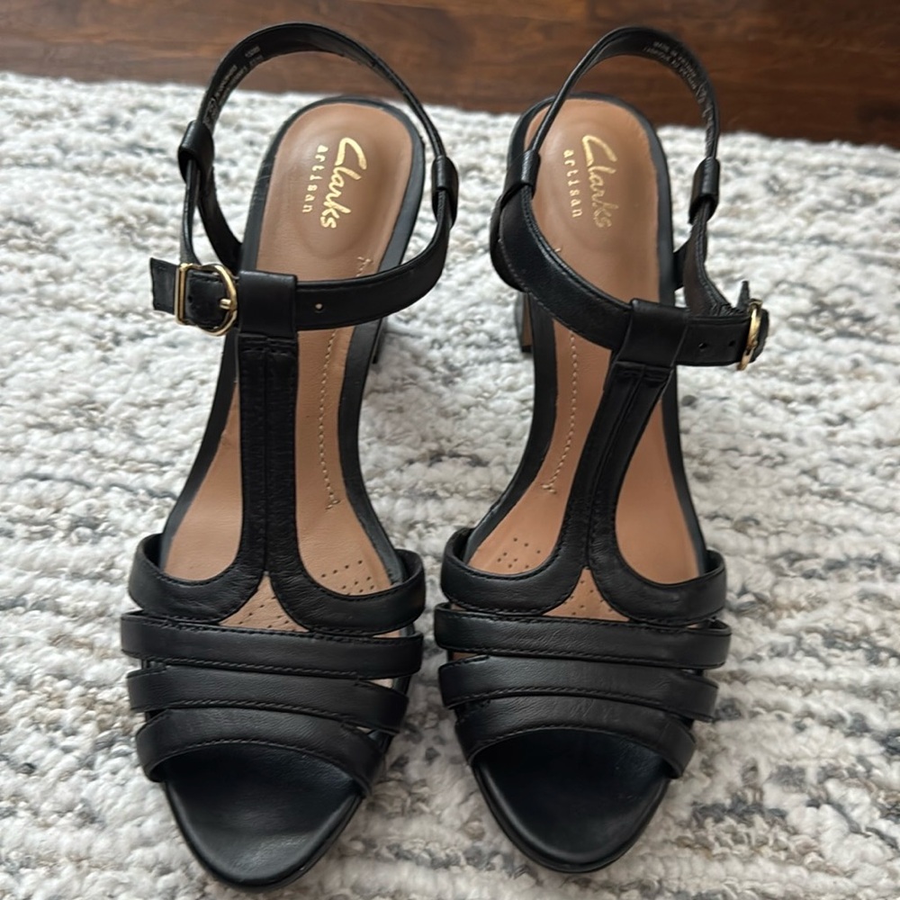 Clarks Jenness heels